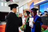 UM Surabaya Kukuhkan 2 Guru Besar Baru, Kini Miliki 14 Profesor