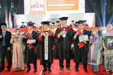 Momen Haru di Wisuda Telkom University Surabaya, Orang Tua Wakili Mahasiswa yang Wafat