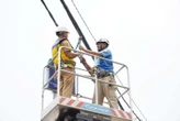 Diskominfo Purwakarta Tertibkan Kabel Internet Semrawut di Pinggir Jalan