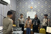 Sontoloyo! Kakak Beradik Ini Bungkusi Puluhan Botol Miras Menyerupai Paket Lalu Dijual