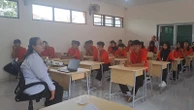 Siswa Sekolah Rakyat Semarang Dapat Laptop, Agus Jabo: Disiapkan Jadi Polisi-Tentara Hebat