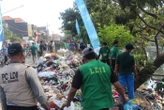 Sambut HUT RI, LDII Jatim Kerahkan 500 Sukarelawan Bersihkan Sampah di Sungai