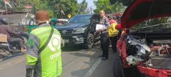 Honda HRV Keluar Jalur, 5 Kendaraan Terlibat Kecelakaan Beruntun di Bandung