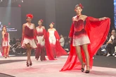 Koleksi ‘Blood’ Migi Rihasalay Curi Perhatian di Surabaya Fashion Parade 2025