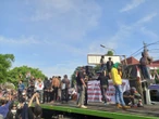 Kondisi Terkini Demo di Pati: Gelombang Massa Kepung Kantor Bupati, Lengserkan Sudewo Menggema