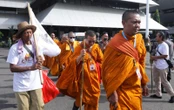 Pesan Damai Biksu Thudong Jelang Perayaan Tri Suci Waisak di Candi Sewu