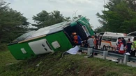 Bus Rombongan Warga Semarang Kecelakaan di Tol Pemalang, 4 Orang Tewas
