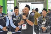 Bupati Gresik Jadi Petugas Haji Dampingi Kloter 21