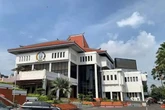 MAKI Sebut DPRD Jatim Absen di Tengah Musibah Ponpes Al Khoziny, Singgung Empati