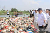 Tumpukan Sampah Sepanjang 200 Meter Cemari Kali Cikarang Bekasi Laut