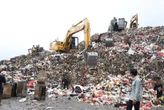 Warga di Sekitar TPA Jalupang Tagih Janji Manis Pemkab Karawang Soal Pengolahan Sampah Modern