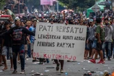 Massa Menuntut Bupati Pati Mundur, Pengamat Hukum Singgung Lengsernya Aceng Fikri di Garut