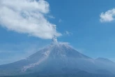 Gunung Semeru Erupsi 7 Kali dalam 10 Jam, Letusan Abu Capai 1.000 Meter