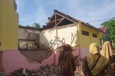Ruang Kelas Rusak, Puluhan Siswa SD di Tulungagung Belajar di Tenda Darurat