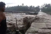 Gunung Semeru Dilanda Banjir Lahar Dingin Selama 3 Jam Lebih