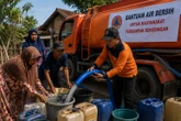 245 Ribu Liter Air Bersih Disalurkan Pemkab Bekasi, Dua Kecamatan Terdampak Kekeringan