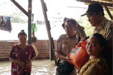 30 Rumah di Karang Pilang Terendam Banjir Akibat Luapan Air Sungai