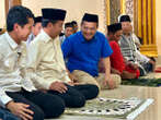 Momen Jokowi & Ahmad Luthfi Salat Jumat di Tegal