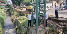 Chandra Rahmansyah Tinjau Empat Bangunan Penghambat Saluran Air di Harjamukti Depok