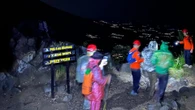 Pendaki Tektok Terpeleset di Gunung Sindoro, Cedera Kepala & Hipotermia