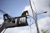 Dengan Anggaran Rp990 Juta, Dishub Karawang Pasang 54 Lampu PJU di Jalan Rawan Begal dan Kecelakaan