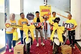 Kejutan Simpel IM3: Indosat Apresiasi Mitra Outlet, Dua Pemenang Bawa Pulang Motor