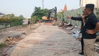 Ganggu Akses Warga, Parkir Liar & 3 Lapak PKL Samping The Park Mall Semarang Dibongkar