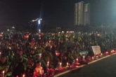 Ribuan Driver Online Nyalakan 1.000 Lilin di Polda Jatim, Kenang Affan Kurniawan