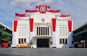 Sambut Hari Kemerdekaan, Stasiun Yogyakarta Bersolek Serba Merah Putih