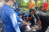 Dua Motor Bertabrakan di HR Muhammad Surabaya, Korban Luka hingga Patah Tulang