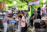 Jelang Masuk Sekolah, Omzet Pedagang Seragam di Cikarang Bekasi Melonjak hingga 50 Persen