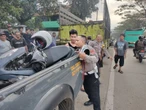 Diduga Ngebut, Pengendara Motor Tewas Seusai Tabrak Truk di Jalan Raya Bandung - Garut