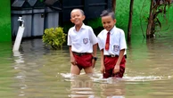 Sekolah Kebanjiran, Siswa SD di Semarang Dipulangkan Lebih Awal