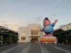 Lihat! Karakter Jumbo Menyapa Pelanggan di Stasiun Tugu Yogyakarta