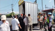 KAI Tertibkan Kios Liar di Selatan Stasiun Tugu Yogyakarta