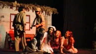 Tugas Akhir Teater 'Cantik Itu Luka', Bercerita Masa Kolonialisme