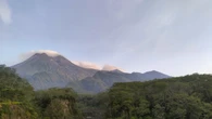 Jangan Nekat Mendaki, Gunung Merapi Masih Berstatus Siaga