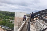 Ketinggian Hotel Step Up Dipangkas, Bangunan Ilegal di Pantai Bingin Dibongkar