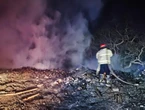 Lahan Kosong di Pemogan Terbakar, Enam Unit Damkar Denpasar Dikerahkan, Lihat
