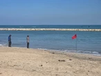 Heboh Mayat Mengapung di Pantai Kuta, Sandal hingga Jas Hujan Jadi Petunjuk