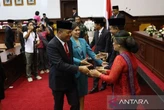 Kandel Mundur Gegara Kasus Penggelapan, Sudariana Sah Jadi Anggota DPRD Gianyar