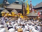 Jadwal & Lokasi Upacara Piodalan di Bali, Senin (22/6), Cek!