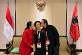 Puan Cium Megawati Bareng Prananda Prabowo Menjelang Kongres PDIP, Ada Apa?