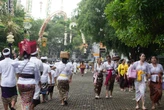 Antara Pura, Penjor & Perahu: Harmoni Spiritual di Pulau Serangan yang tak Lekang Zaman