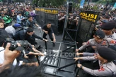 Tentara Mengadang Massa Demo Mahasiswa 12 Juni Viral di Medsos, Brigjen Nas Merespons