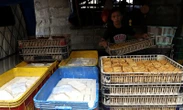 Rupiah Melemah Harga Kedelai Meroket, Perajin Tahu-Tempe Cibuntu Ancam Mogok Massal