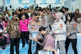 Kapolri Salurkan 6.000 Bansos Saat Bakti Sosial Hari Bhayangkara ke-80