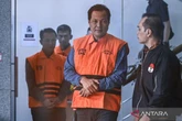 Penampilan Bupati Muara Enim Edison saat Pakai Rompi Oranye KPK