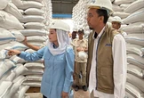 Pastikan Stok Beras Aman, Novita Wijayanti Cek Gudang Bulog Gumilir Cilacap