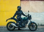 Royal Enfield Guerrilla 450 Apex Menawarkan Sensasi Menikung Presisi